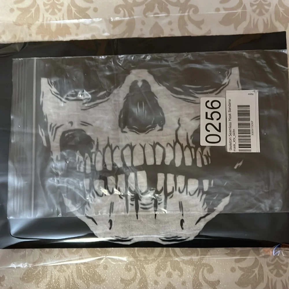 Skull Neck kerchief